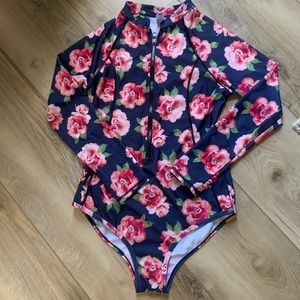 Long sleeve swim suit